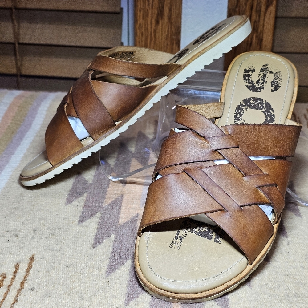 Sorel Ella Nubuck Leather Cross Strap Slip On Slide Flat Sandals Womans 6 Trendy